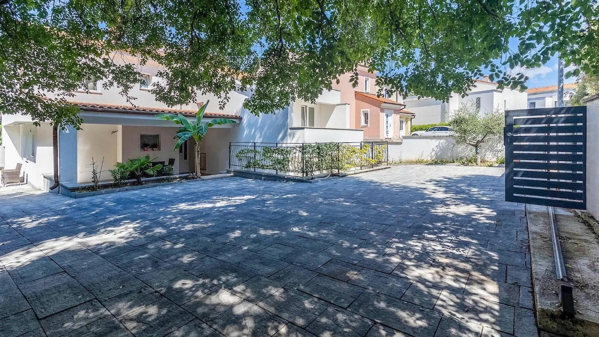 4 Bedroom Nice Home In Rovinj 0*,